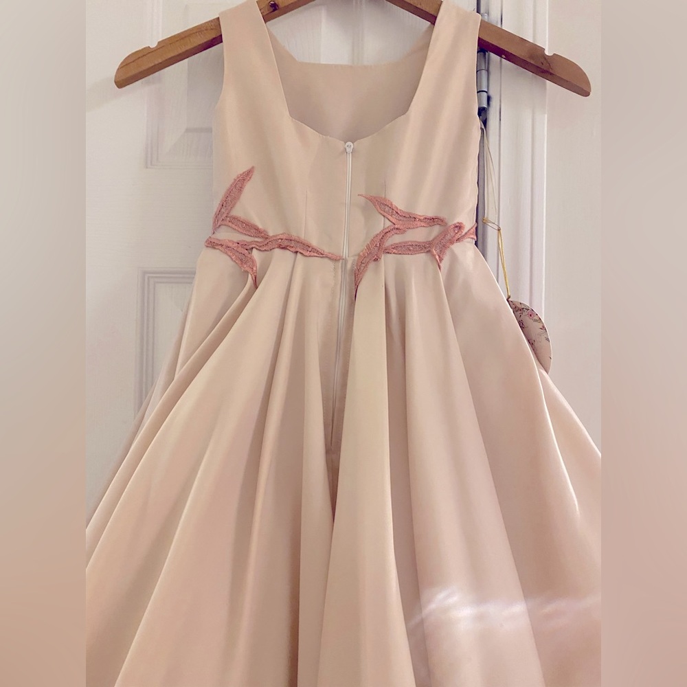 Dress - Picture 4 of 4